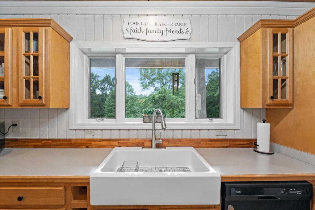 Refuge Ranch Retreat Log Cabin Lake 53+ Acres Locust Grove Exteriör bild