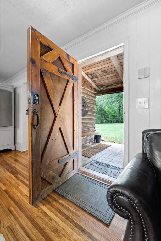 Refuge Ranch Retreat Log Cabin Lake 53+ Acres Locust Grove Exteriör bild